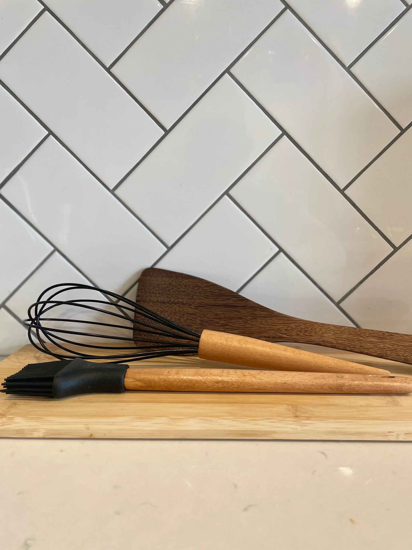 Silicone and Beechwood Whisk MATOLI HOME