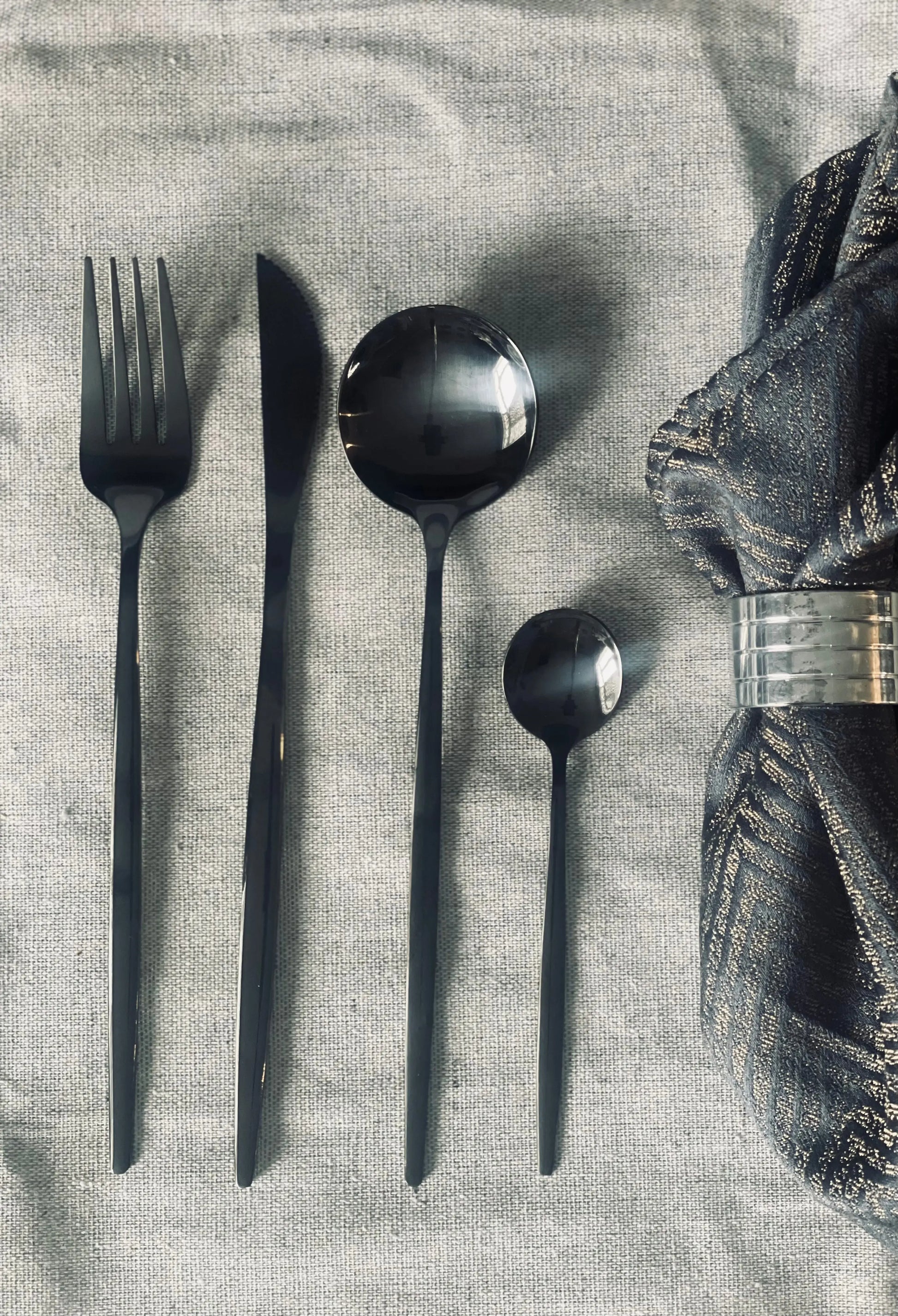 Matte Black Stainless Steel Cutlery Set MATOLI HOME