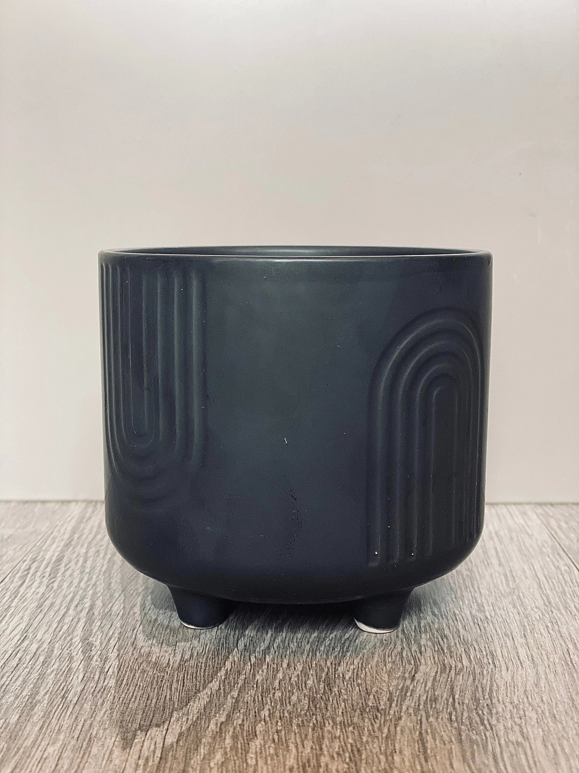 Decorative Black Planter MATOLI HOME